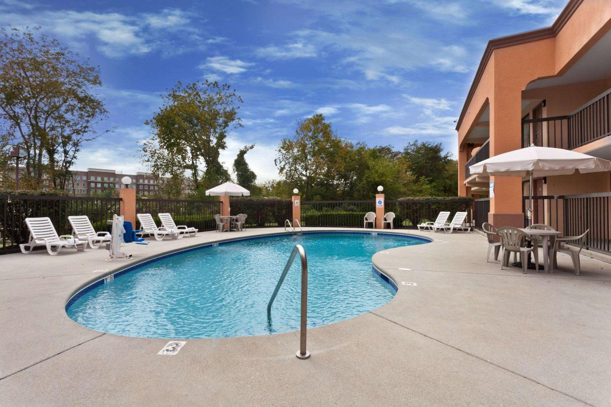 Super 8 By Wyndham Knoxville West/Farragut Eksteriør billede